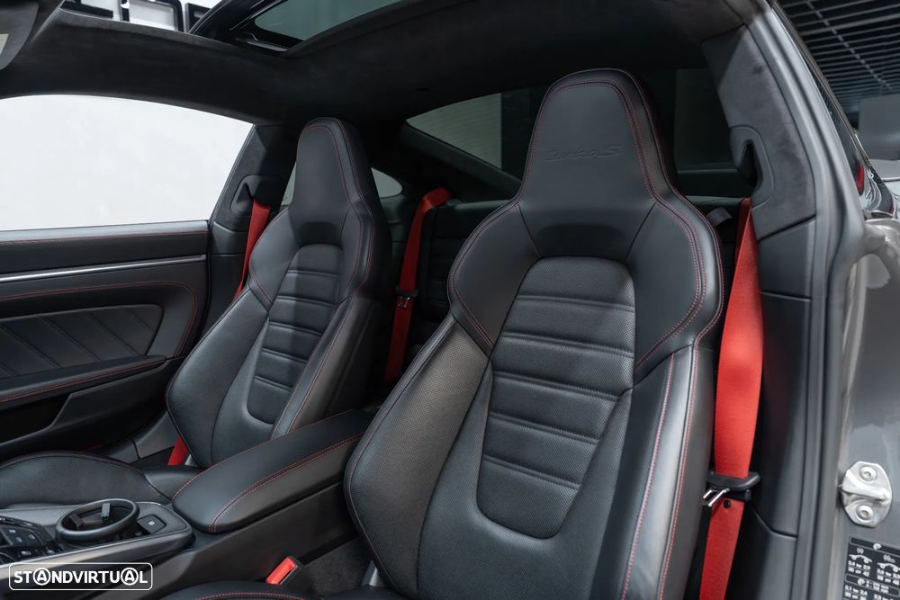 Porsche 911 (992) Turbo S - 28