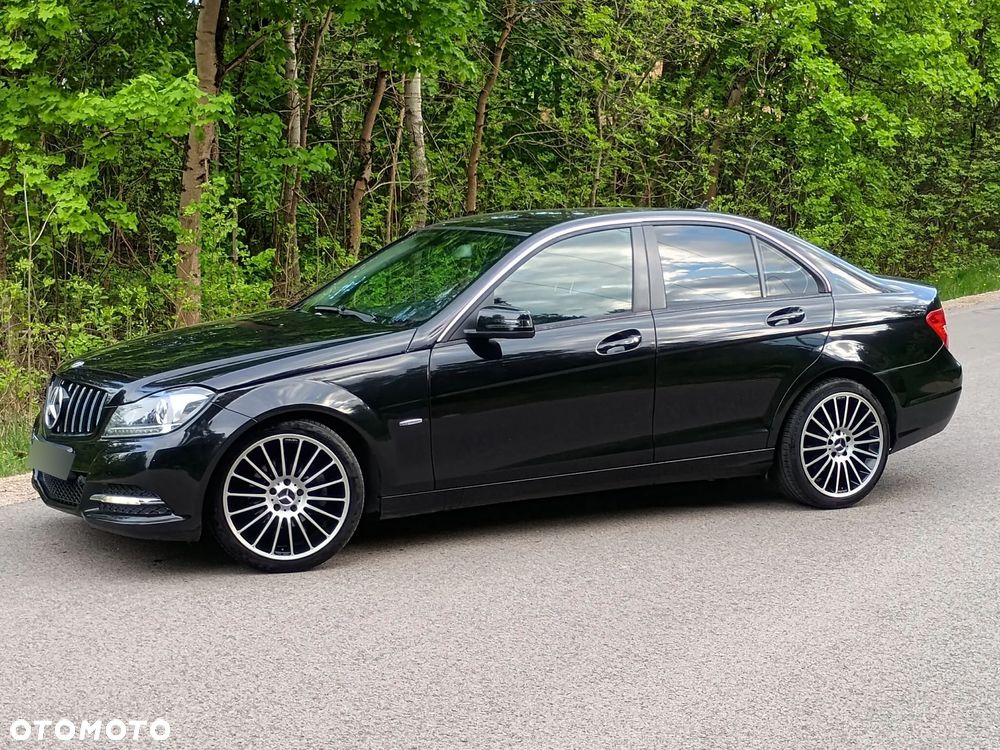Mercedes-Benz Klasa C 180 BlueEFFICIENCY Elegance - 11