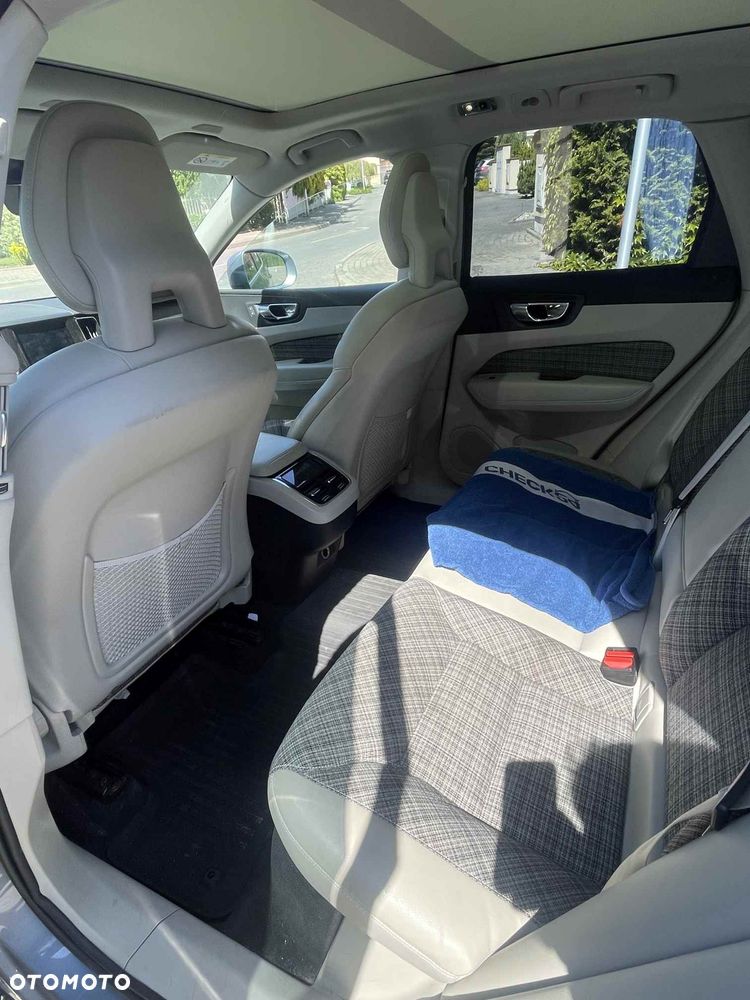 Volvo XC 60 D5 AWD Momentum - 10