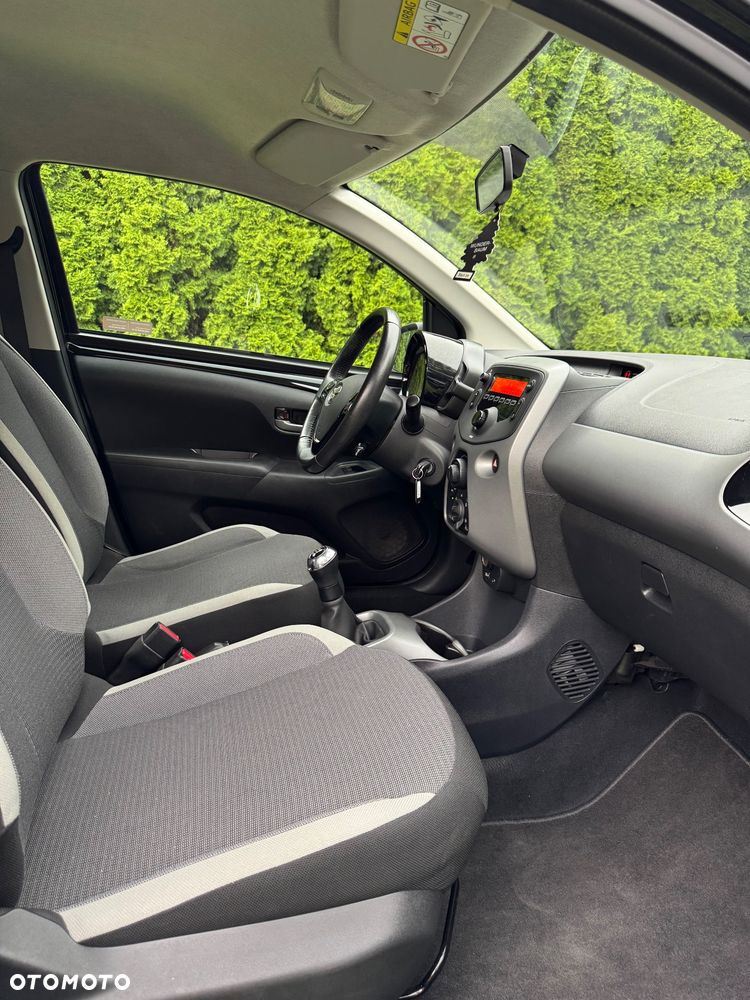 Toyota Aygo x-play - 20