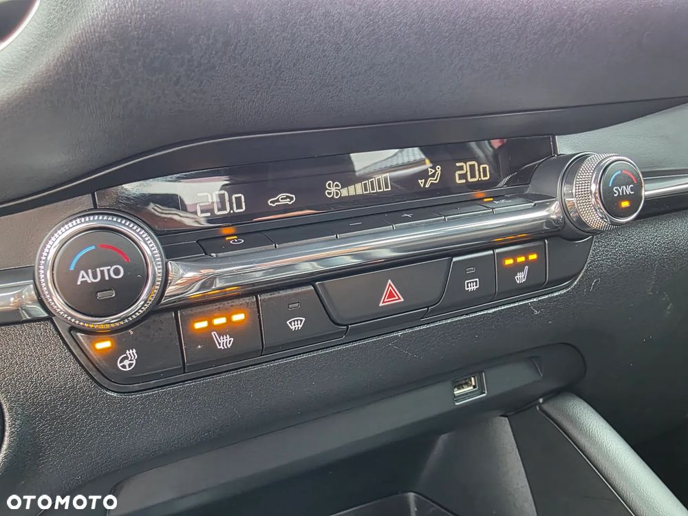 Mazda 3 SKYACTIV-G 2.0 M-Hybrid SELECTION - 26