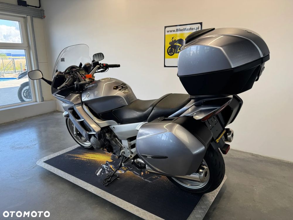 Yamaha FJR - 6