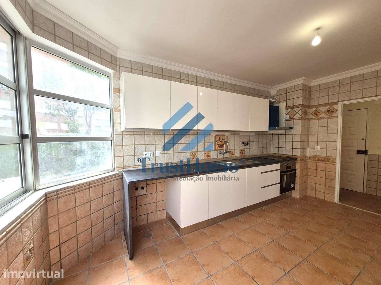 T2+1  c/varanda e arrecadação na Tapada Mercês Algueirão Mem... - Grande imagem: 2/36