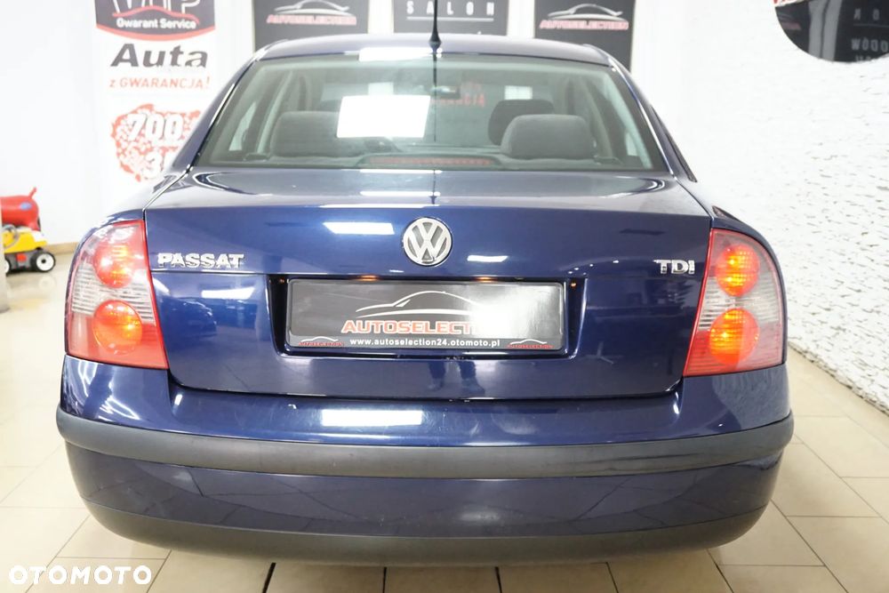 Volkswagen Passat 1.9 TDI Comfortline - 12