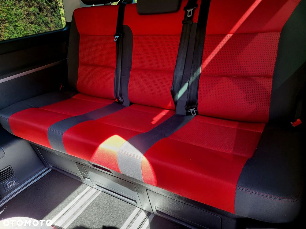Volkswagen Multivan - 22