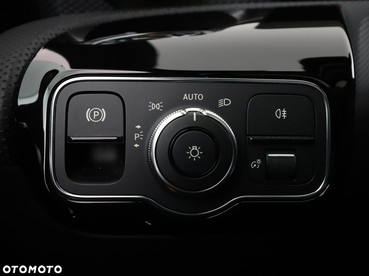 Mercedes-Benz CLA 250 E Progressive 8G-DCT - 33