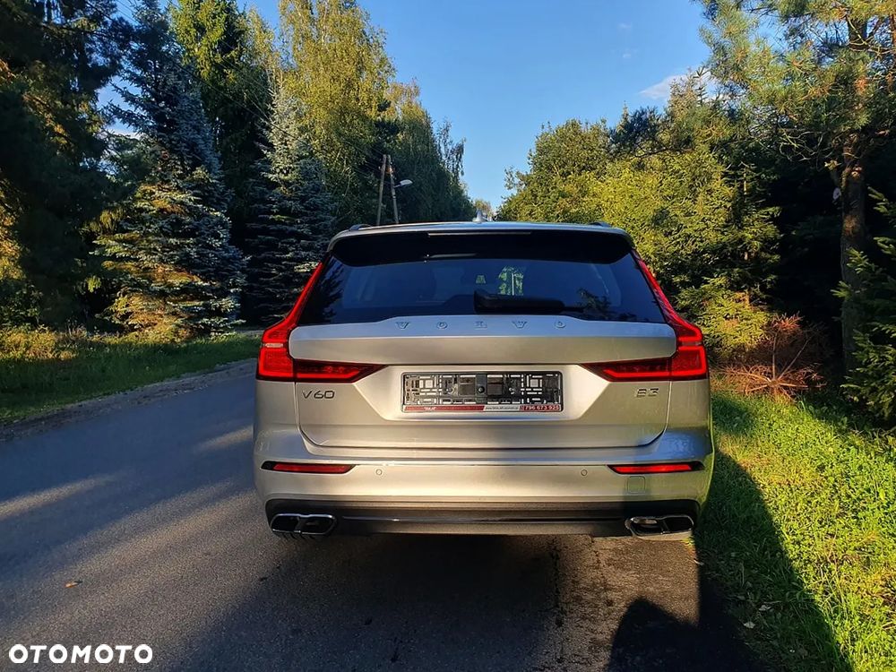 Volvo V60 B3 B DKG Momentum Pro - 27