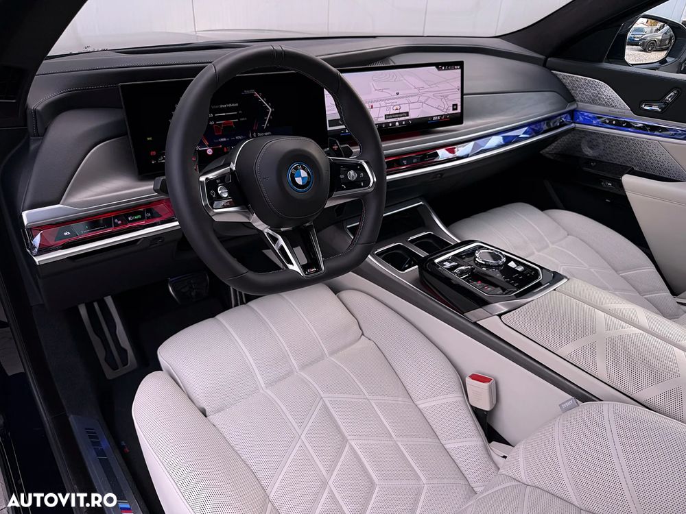 BMW M7 M760e xDrive AT PHEV - 12