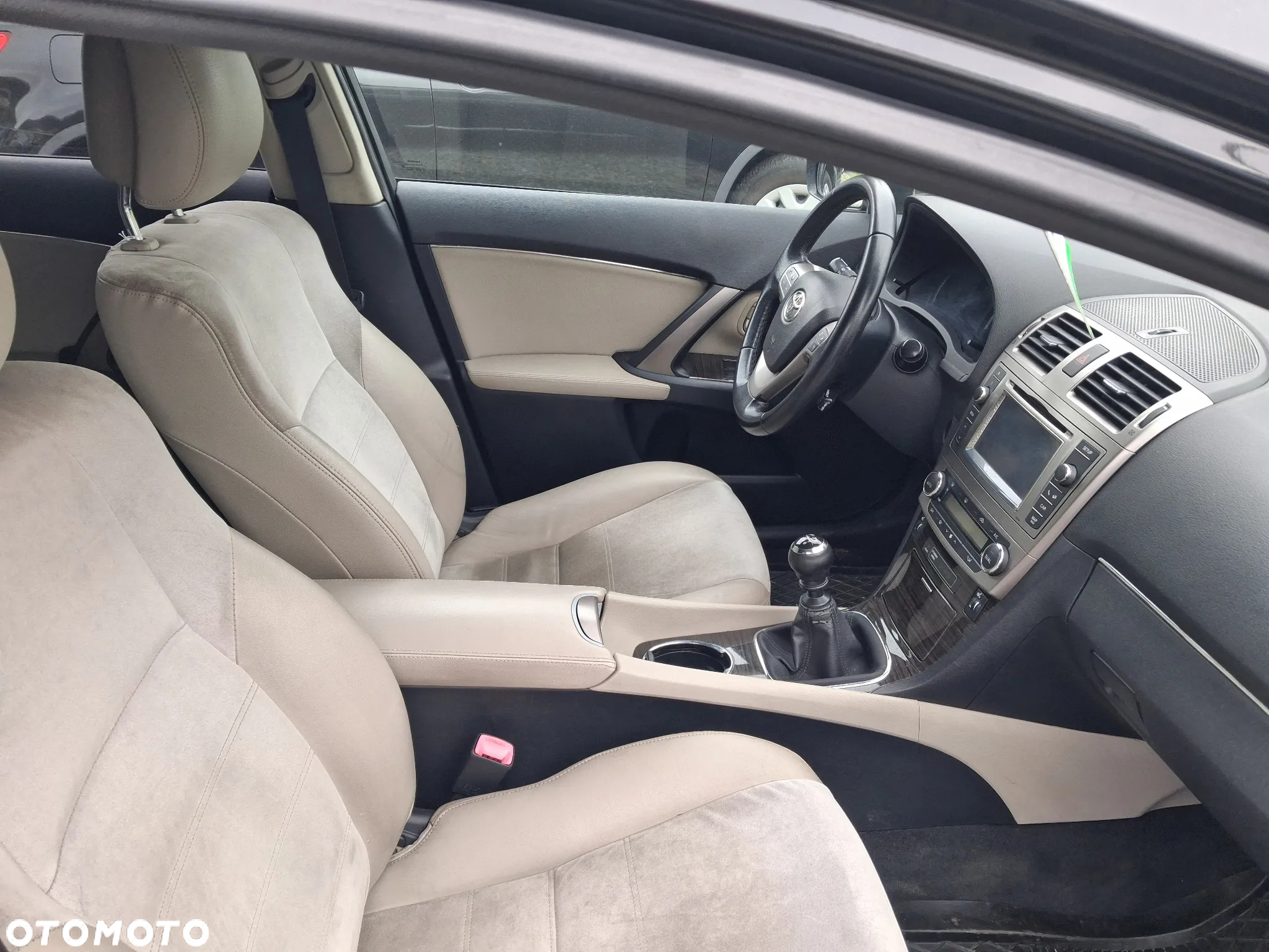 Toyota Avensis 2.0 Business Edition - 13