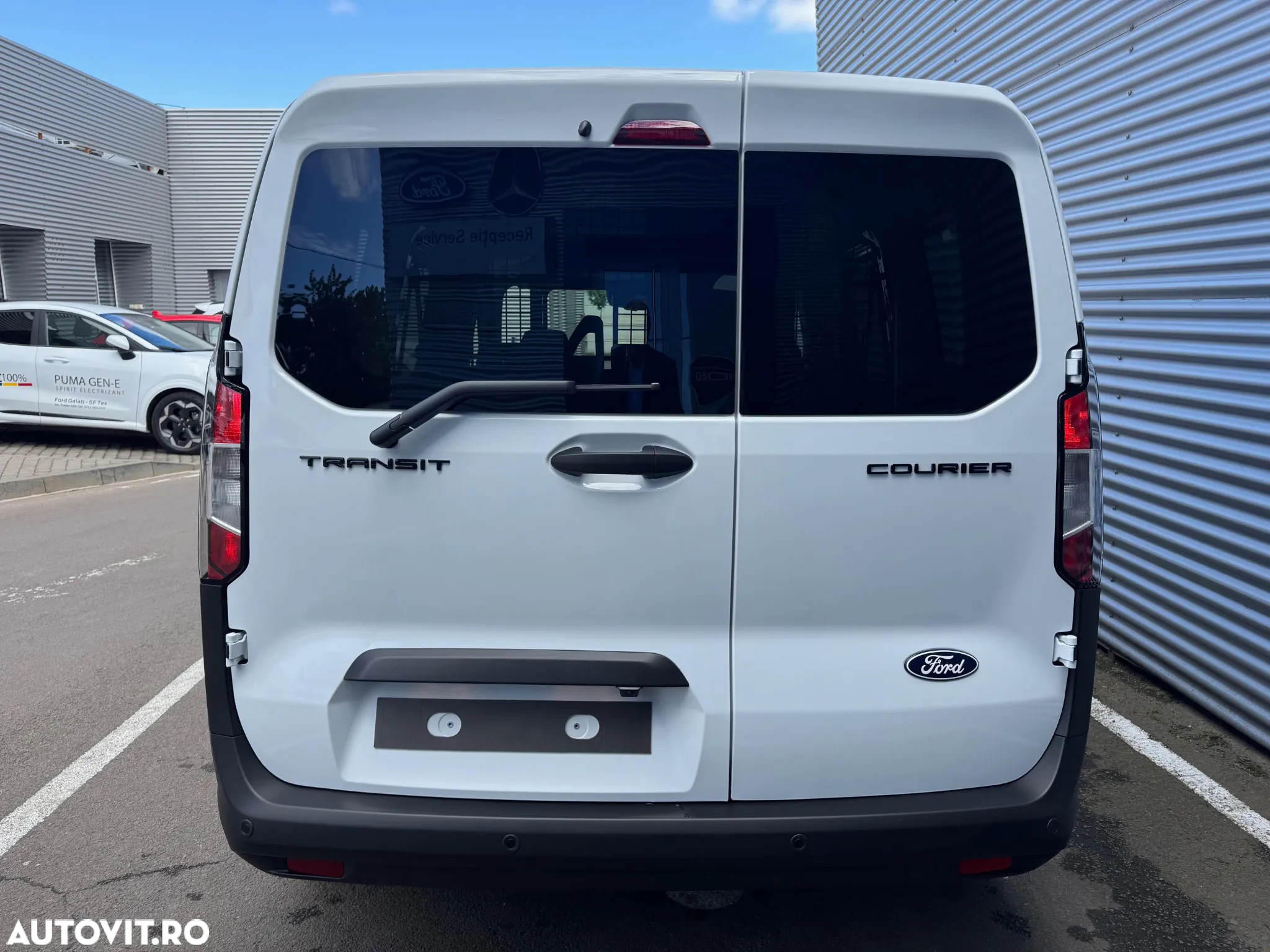 Ford Courier - 17