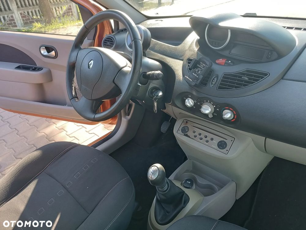 Renault Twingo 1.2 16V Elysee - 2