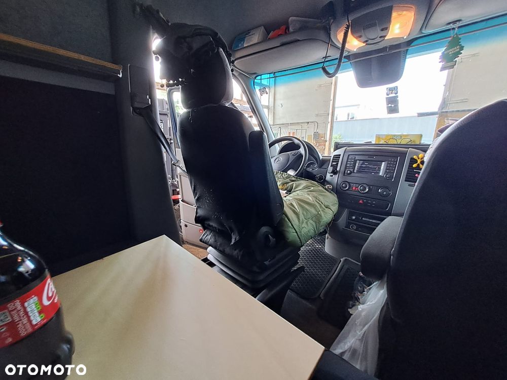 Mercedes-Benz SPRINTER - 11