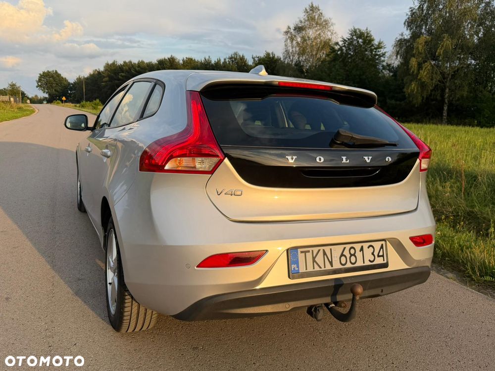 Volvo V40 D2 Drive-E Momentum - 9
