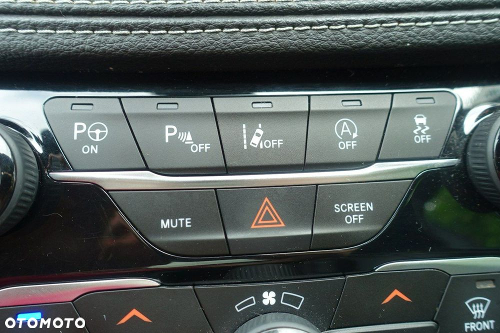 Chrysler Pacifica - 41