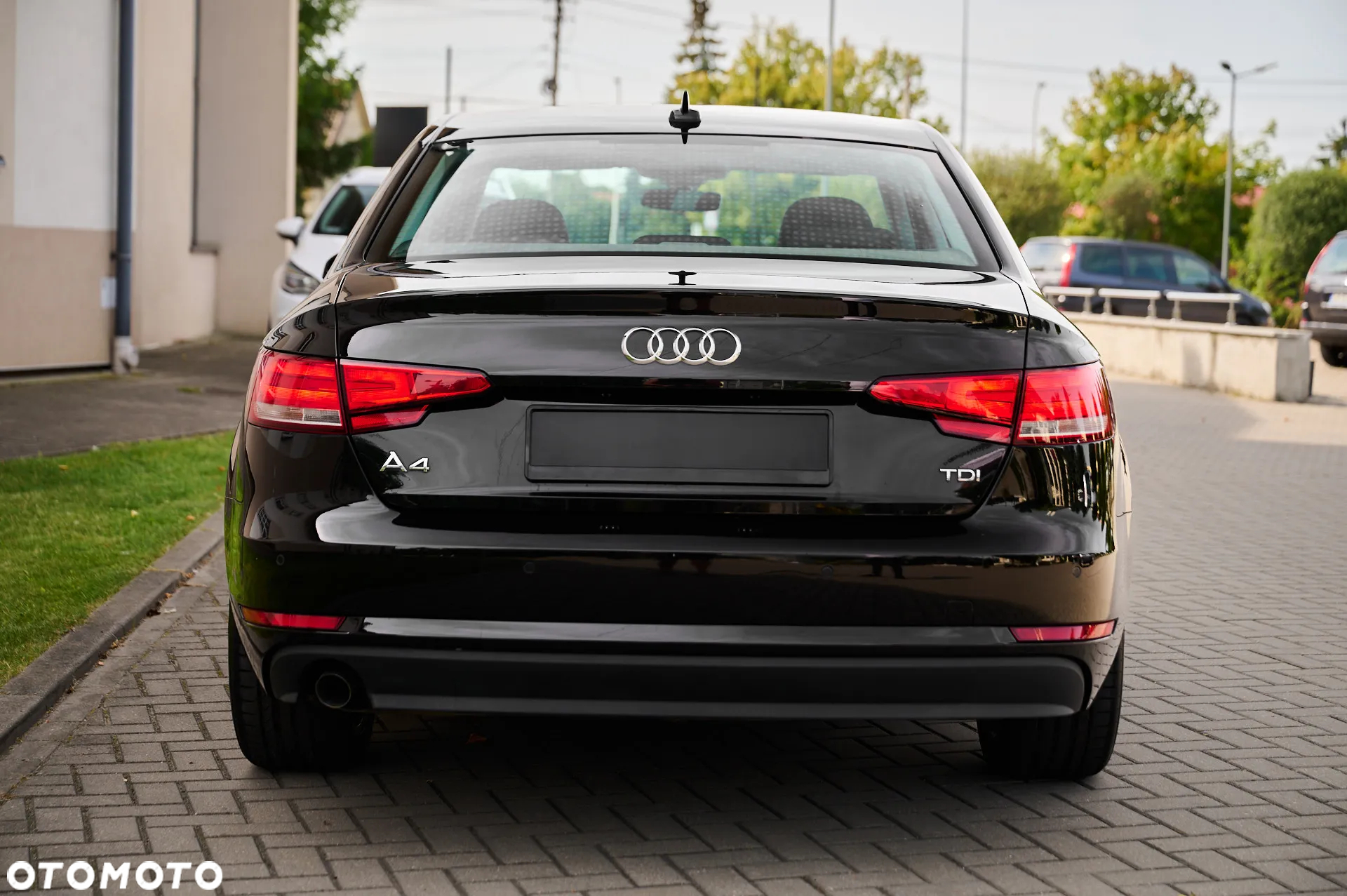 Audi A4 2.0 TDI ultra S tronic design - 20