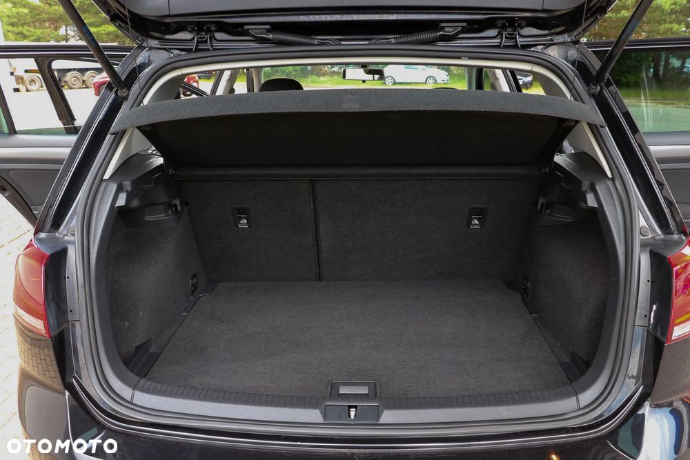 Volkswagen Golf 1.6 TDI DPF Highline - 24