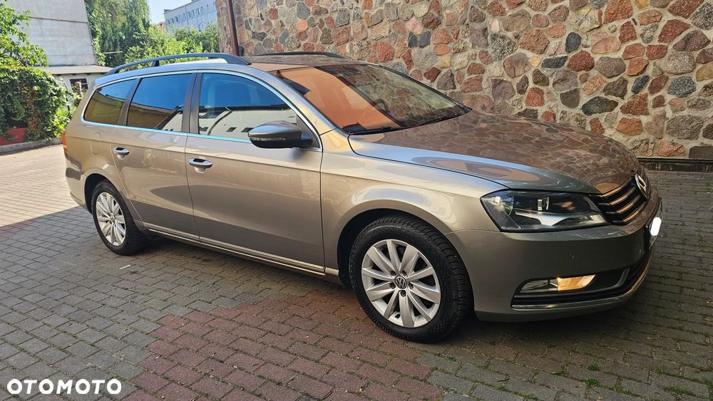 Volkswagen Passat - 12