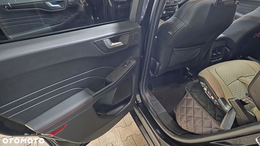 Ford Kuga 2.5P PHEV FWD ST-Line X eCVT - 29