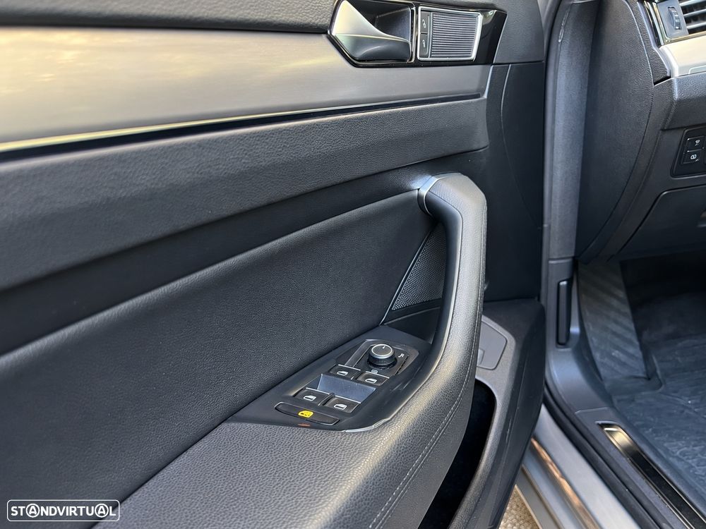 VW Passat 2.0 TDI Highline DSG - 7