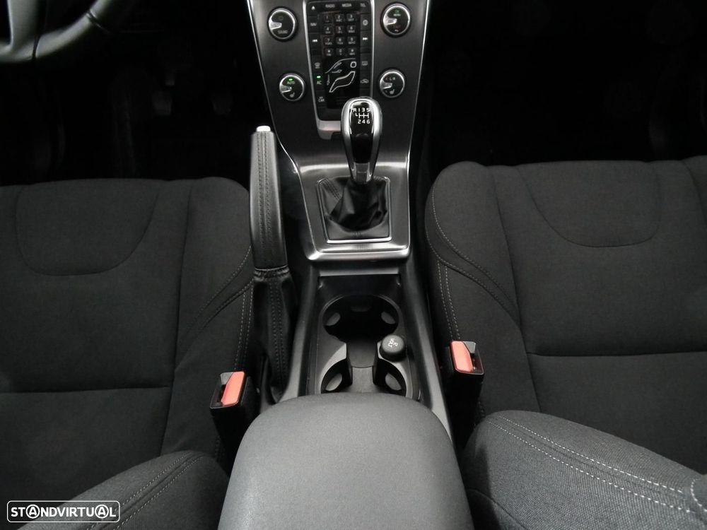 Volvo V40 1.6 D2 Momentum - 19