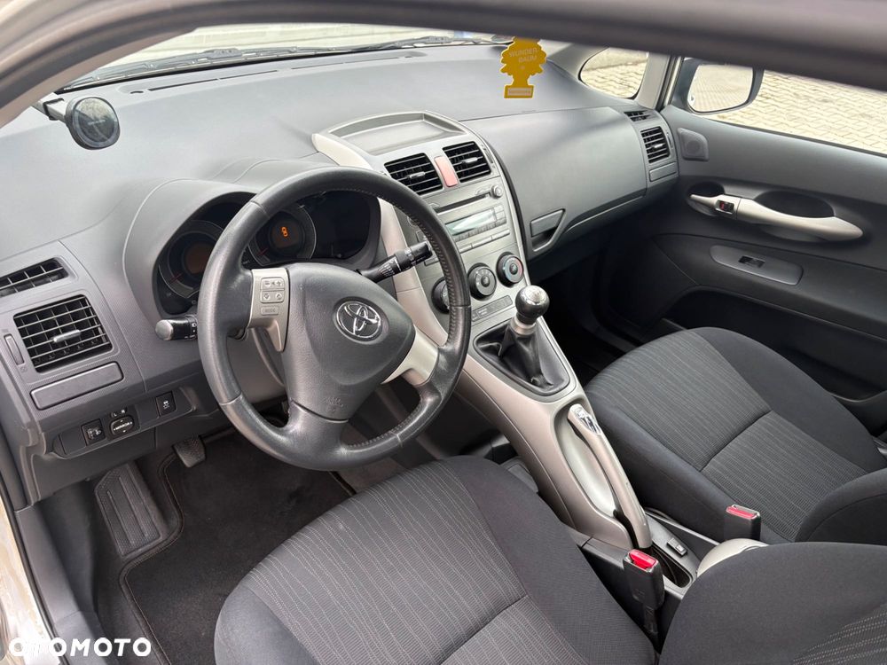 Toyota Auris - 4