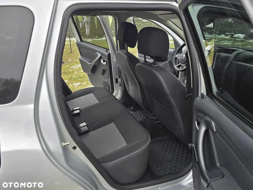 Dacia Duster 1.6 SCe Laureate S&S - 7