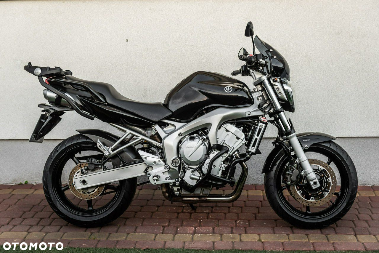 Yamaha FZ - 2