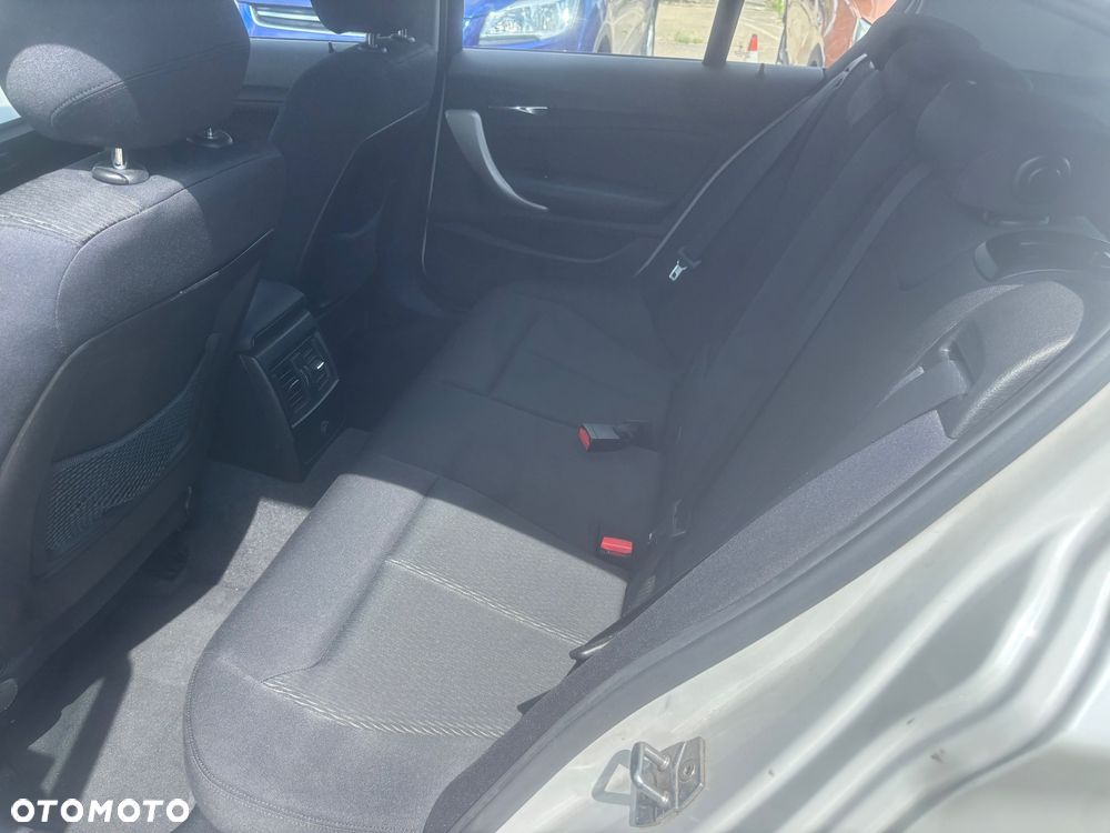 BMW Seria 1 116i Sport Line - 30