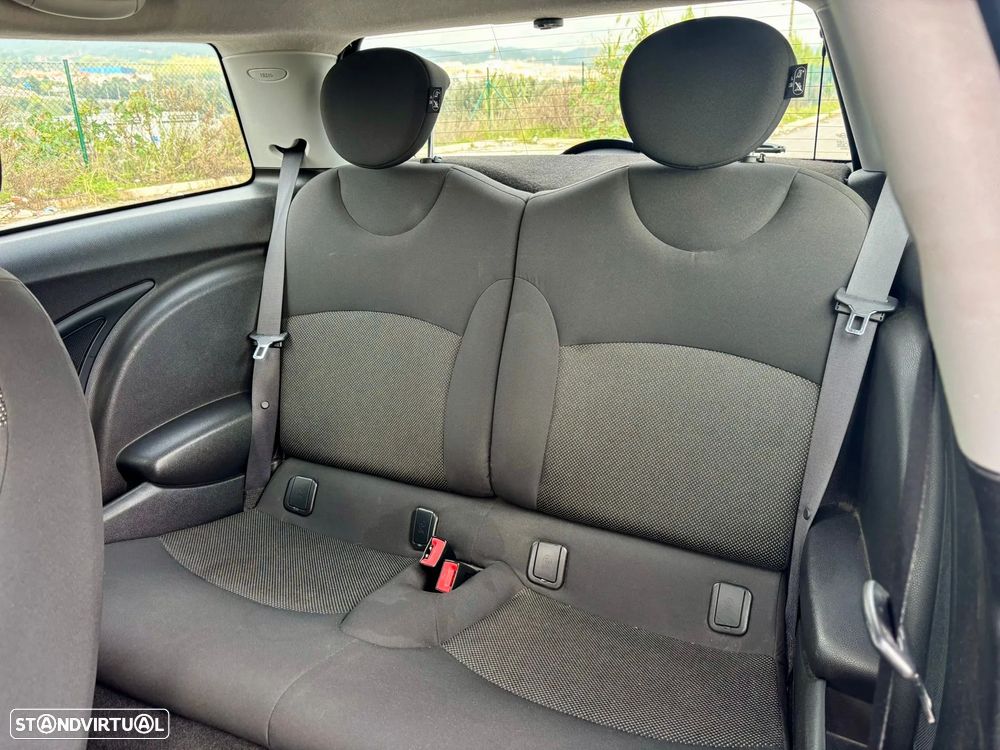 MINI 3 Portas One - 14