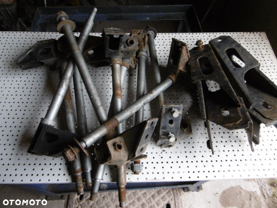 ŚRUBA WAHACZA MASTER MOVANO - 1