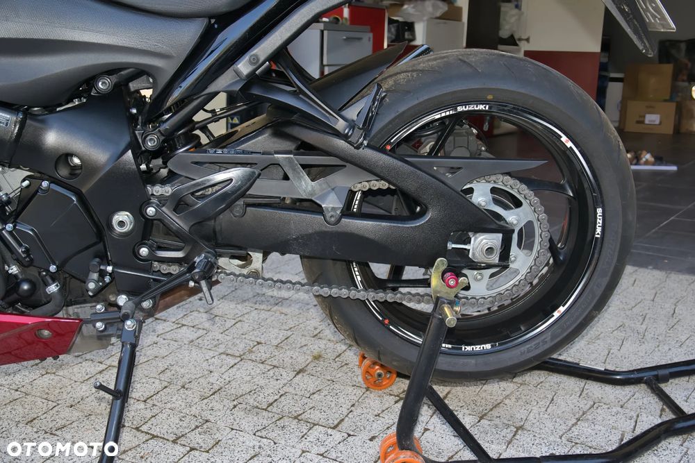 Suzuki GSX 1000 - 11