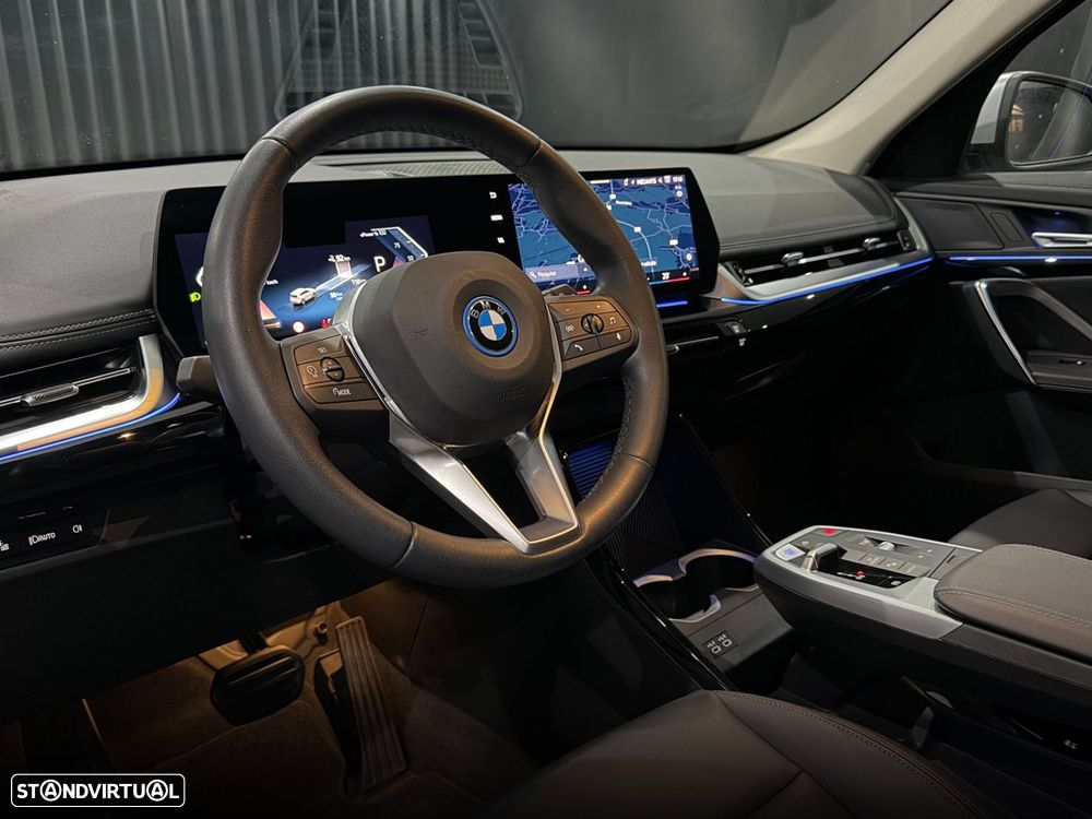 BMW iX1 eDrive20 xLine - 14
