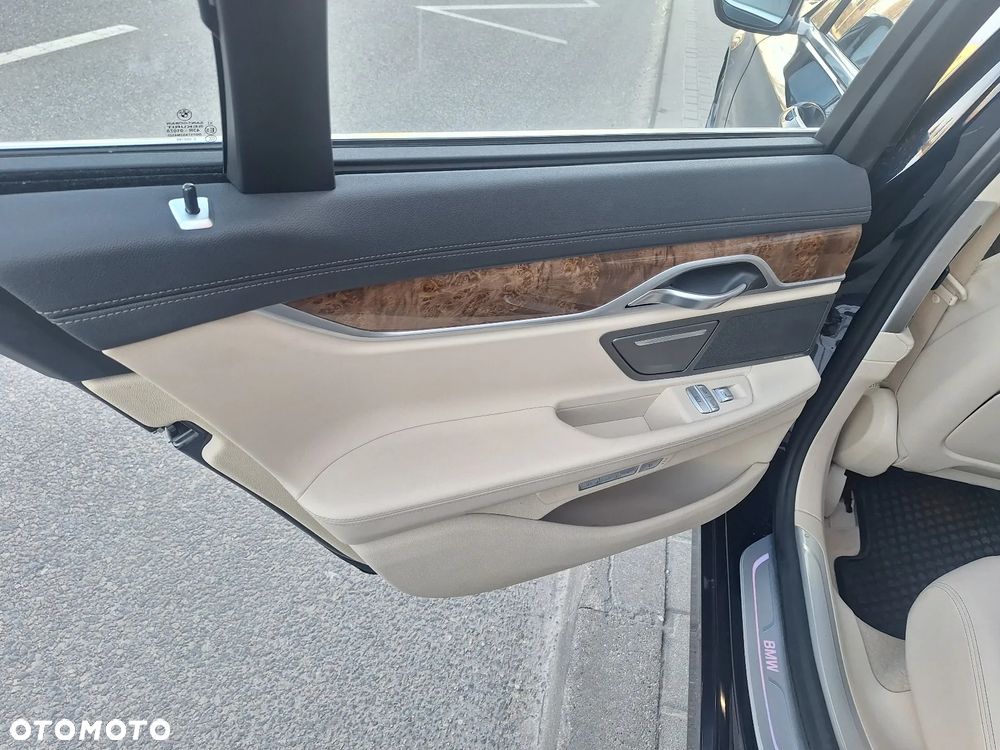 BMW Seria 7 - 11