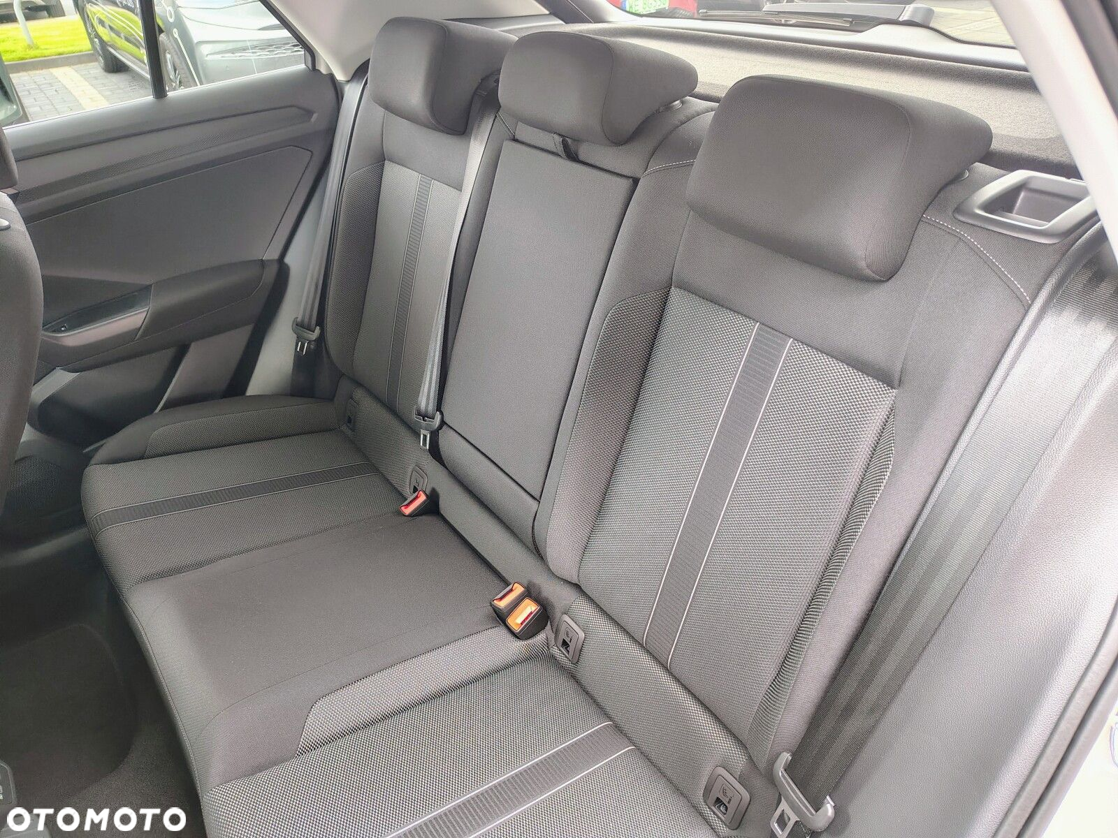 Volkswagen T-Roc - 19