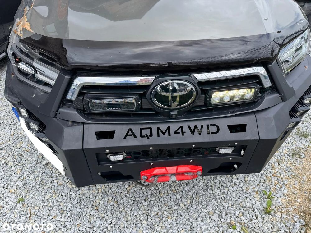 Toyota Hilux 2.8 D-4D Double Cab Invincible Sport 4x4 - 8
