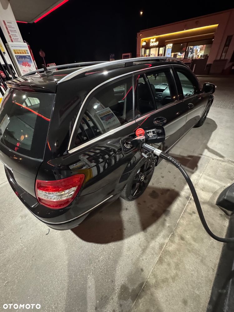 Mercedes-Benz Klasa C 220 CDI DPF Automatik BlueEFFICIENCY Avantgarde - 15