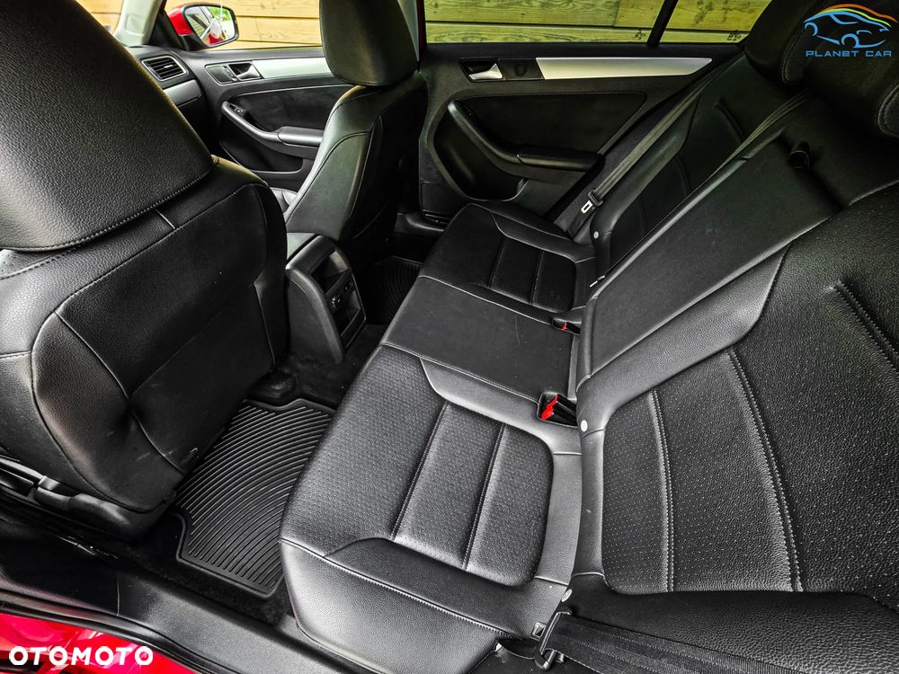 Volkswagen Jetta - 16