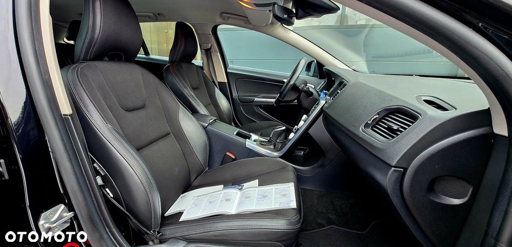 Volvo V60 D4 Drive-E Momentum - 18