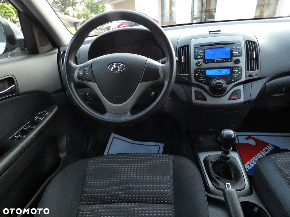 Hyundai i30 1.4 Comfort World Cup - 8