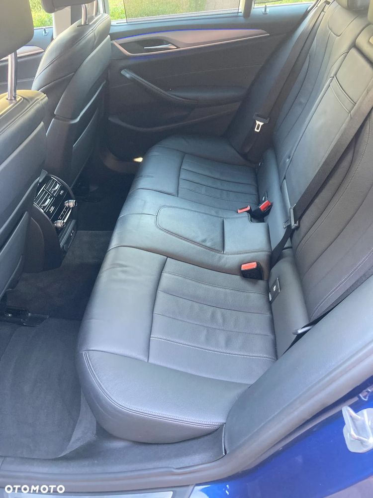 BMW Seria 5 520d xDrive - 7