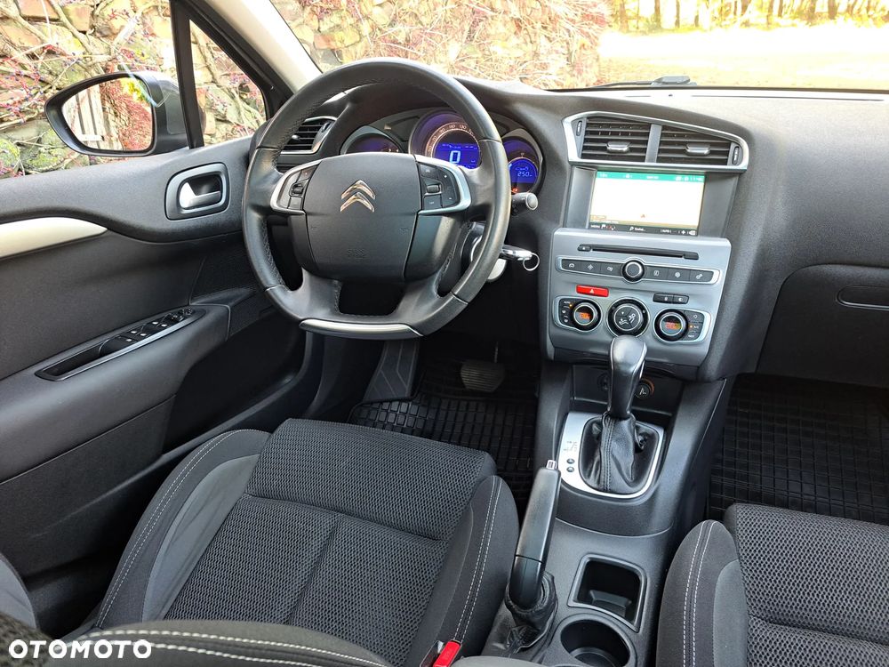 Citroën C4 ver-puretech-130-stop-start-eat8-shine - 17