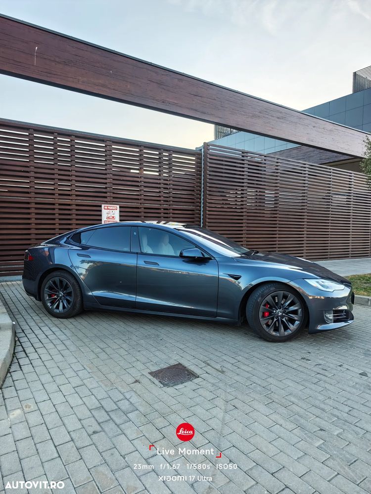 Tesla Model S - 4