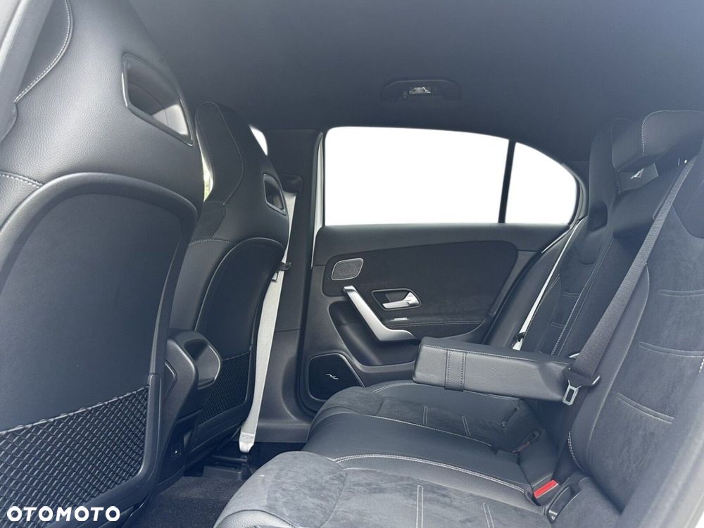 Mercedes-Benz Klasa A 200 AMG Line 7G-DCT - 9