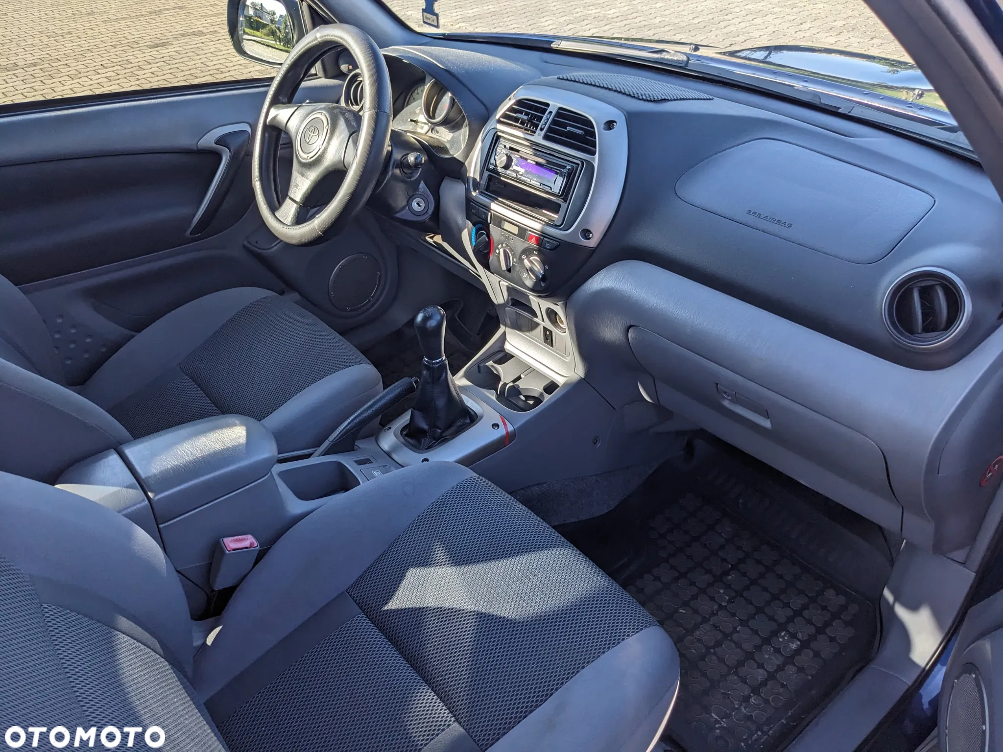 Toyota RAV4 D-4D 4x4 - 18