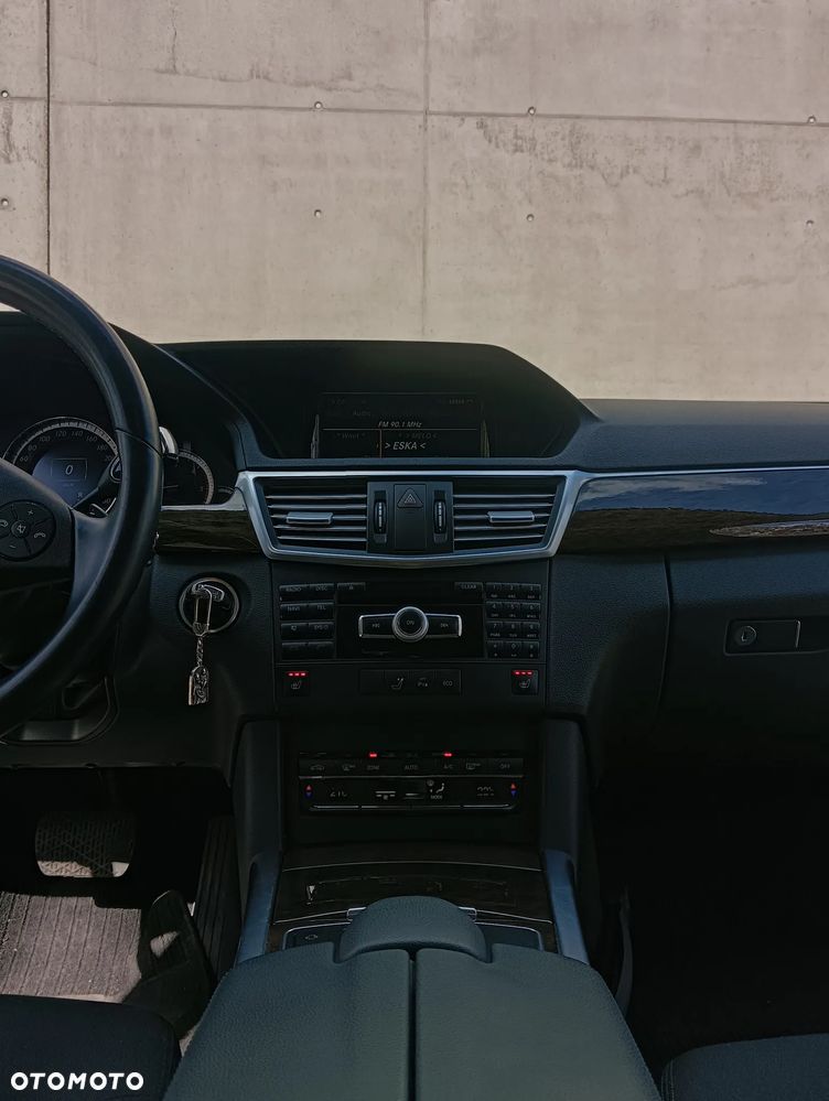 Mercedes-Benz Klasa E 220 CDI DPF BlueEFFICIENCY 7G-TRONIC - 15