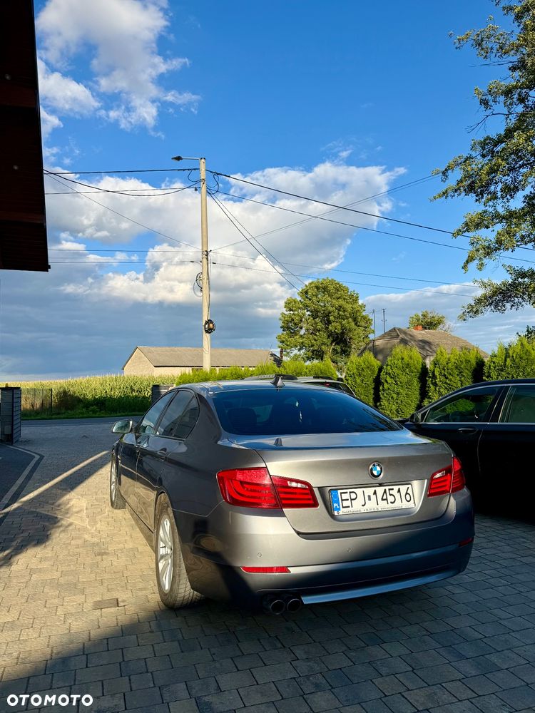 BMW Seria 5 530d xDrive - 7