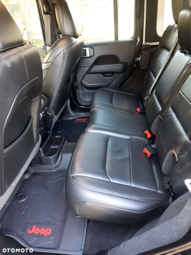 Jeep Wrangler - 11