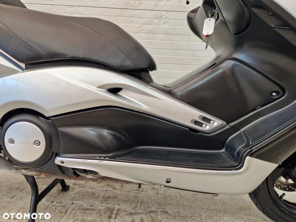 Yamaha Tmax - 22