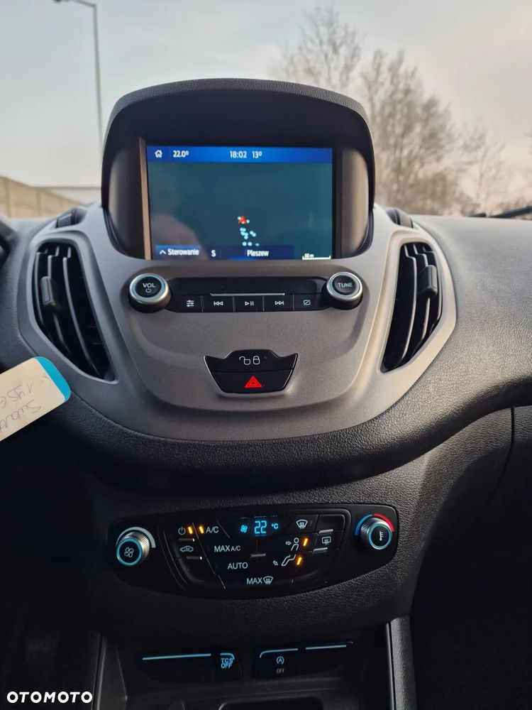Ford Transit Courier - 17