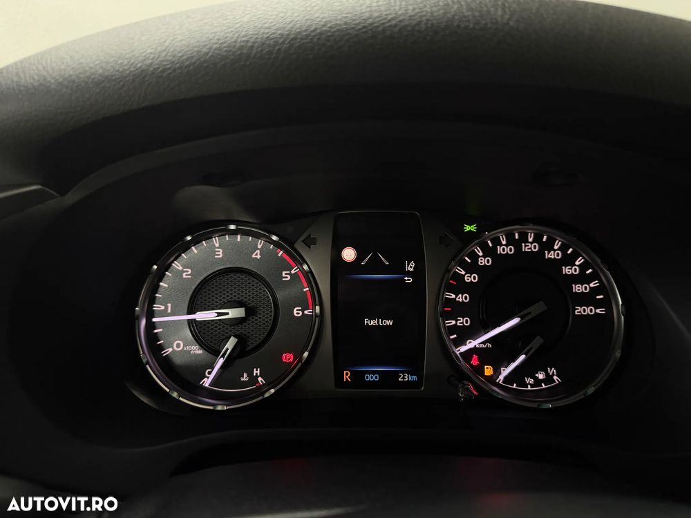 Toyota Hilux 2.8D 204CP 4x4 Double Cab AT Executive - 20
